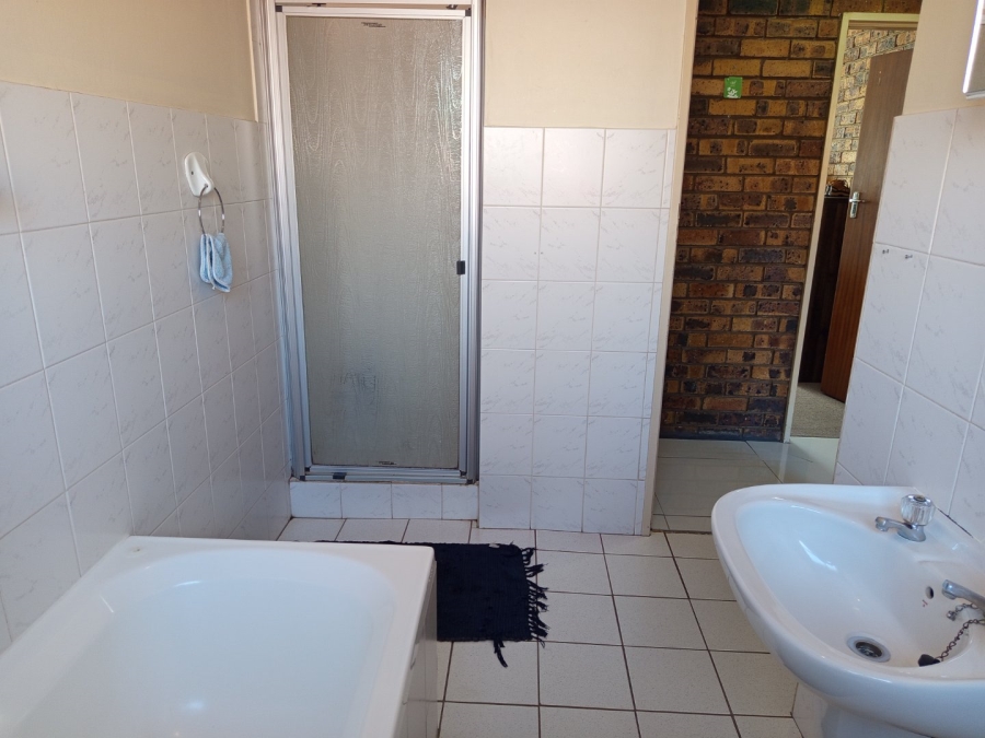 2 Bedroom Property for Sale in Hospitaalpark Free State